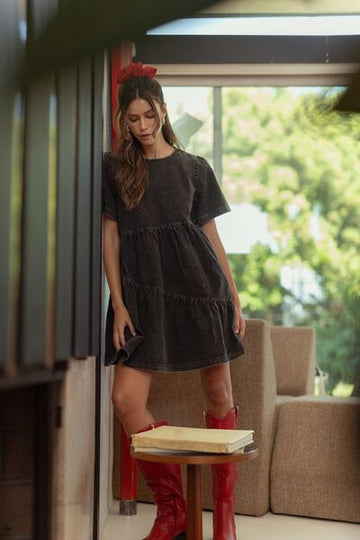 Robe en jean à manches courtes et col rond délavé minéral Annie Wear 