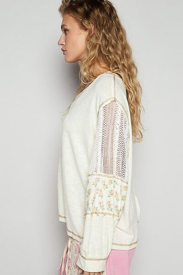 Haut col en V à patch floral au crochet POL