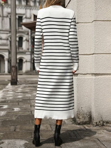 Robe rayée à col rond et manches longues
