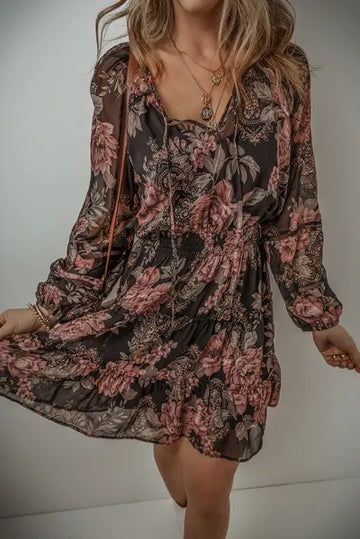 Mini-robe imprimée à manches longues et col noué