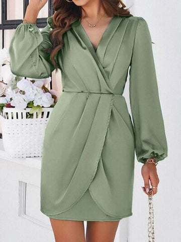 Mini-robe froncée à manches longues et surplis Devine