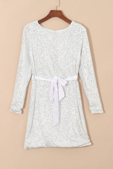 Robe t-shirt à paillettes nouée sur le devant