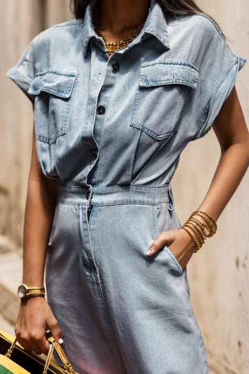 Robe en jean à poches fendues et demi-boutons