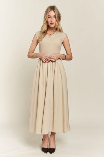Robe à manches courtes et col en V ADORA