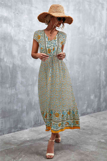 Robe longue imprimée à manches courtes et col en V
