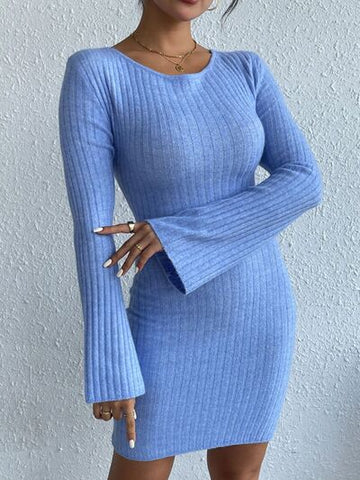 Robe pull dos nu à col rond et manches longues
