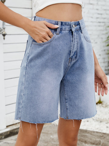 Short en jean délavé à ourlet brut