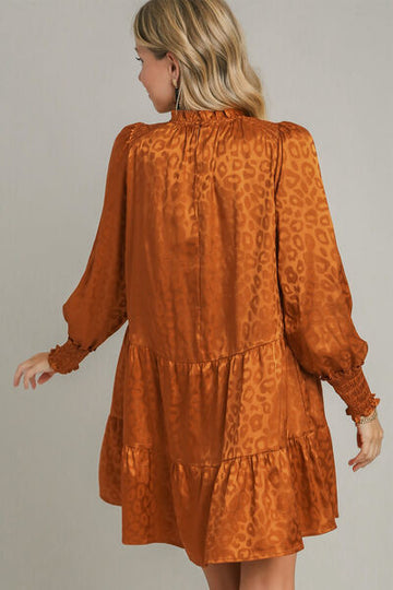 Robe à volants et manches longues à imprimé léopard smocké Umgee