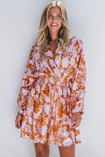 Mini-robe imprimée à manches longues et smocks