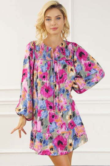 Mini-robe imprimée à manches longues et col noué