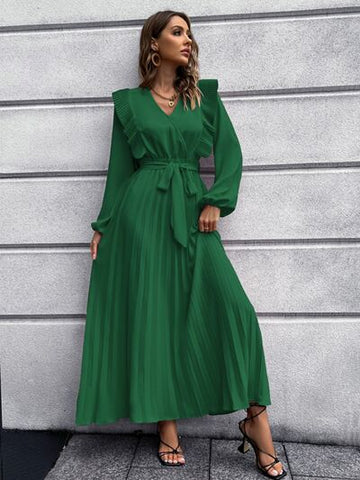 Robe longue plissée à surplis et ceinture nouée