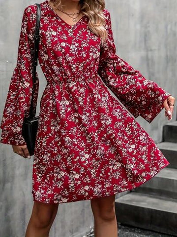 Mini-robe imprimée à manches longues et col en V
