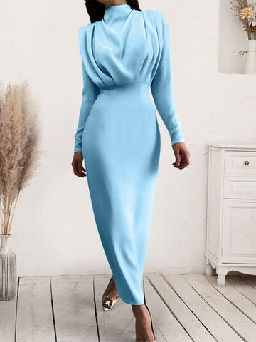 Robe à col roulé froncé et manches longues