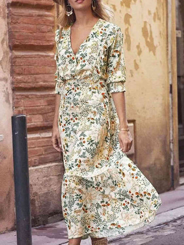 Robe à manches volantées et découpes florales