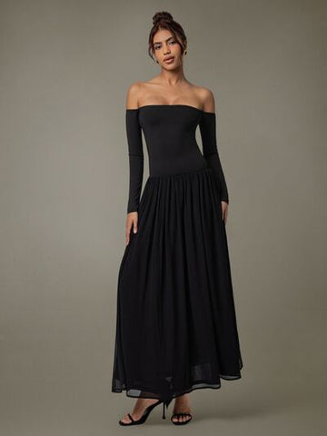 Robe longue à épaules dénudées et manches longues