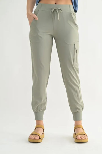 MONO B High-Waisted Capri Active Joggers With Pockets