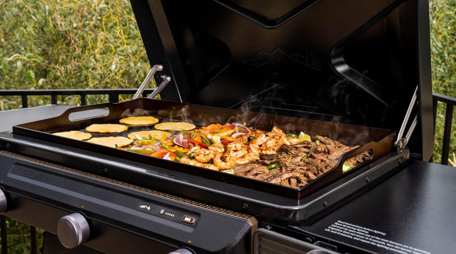 Traeger Flat Top Grill Flatrock™ Griddle - Image 19