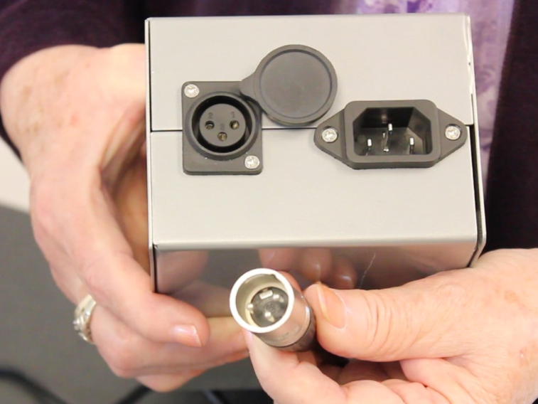 SmartScoot Lightweight Three Wheel Folding Mobility Scooter - Image 11