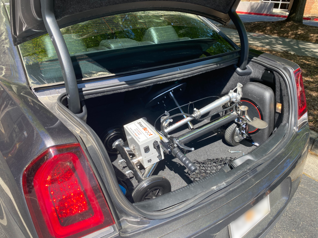 SmartScoot Lightweight Three Wheel Folding Mobility Scooter - Image 10