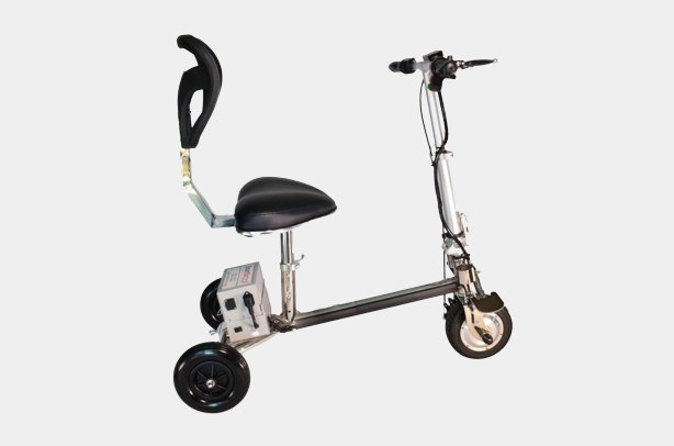 SmartScoot Lightweight Three Wheel Folding Mobility Scooter - Image 3