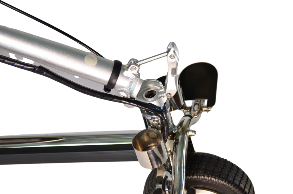 SmartScoot Lightweight Three Wheel Folding Mobility Scooter - Image 6