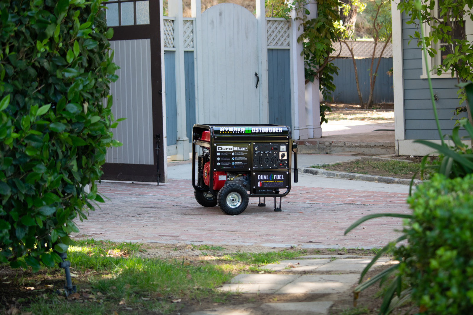 10,000 Watt Dual Fuel Portable Generator - Image 16