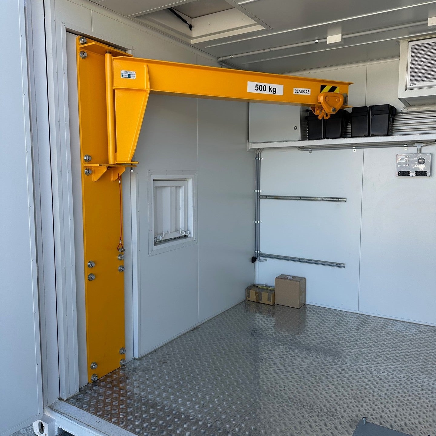 10′ high cube has been converted into a custom designed field - Image 4